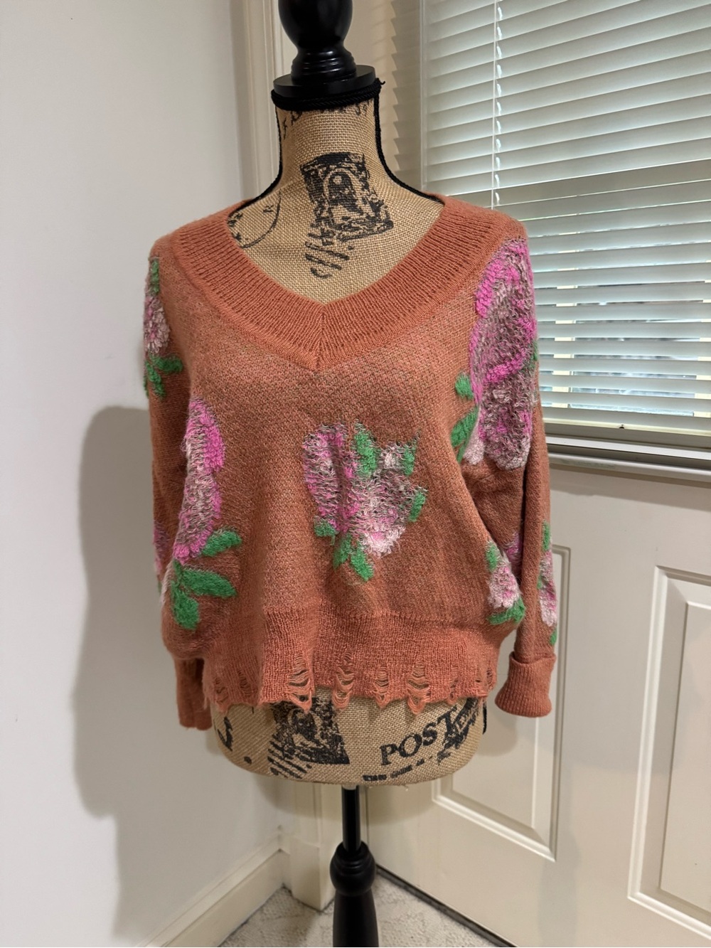 Anthropologie Terracotta V-Neck Sweater w/ Pink Floral Motif size xxs but fits M